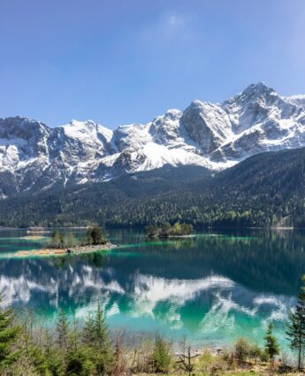 Eibsee © Daniel Sessler, Unsplash